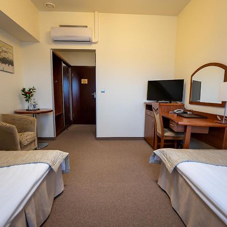 Hotel Szelcow เลสโก ภายนอก รูปภาพ