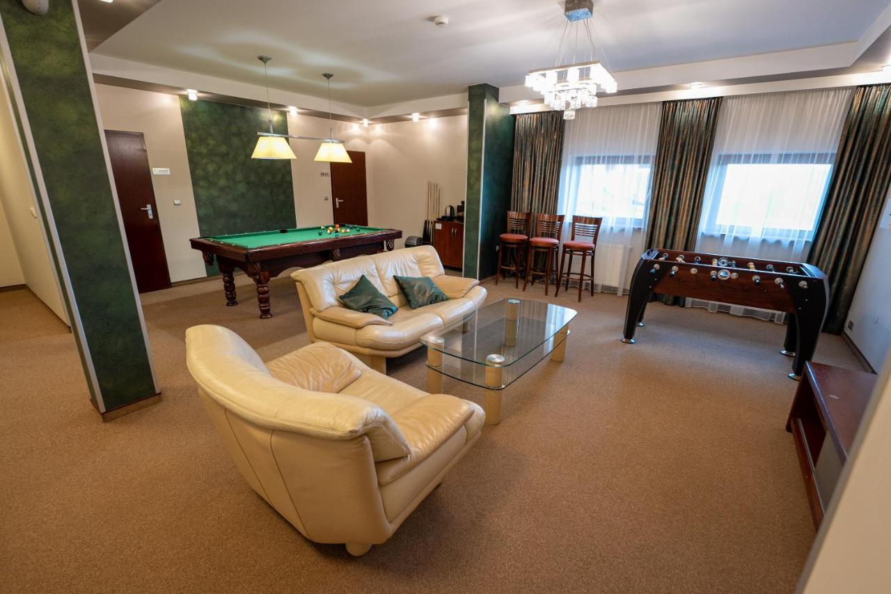 Hotel Szelcow เลสโก ภายนอก รูปภาพ