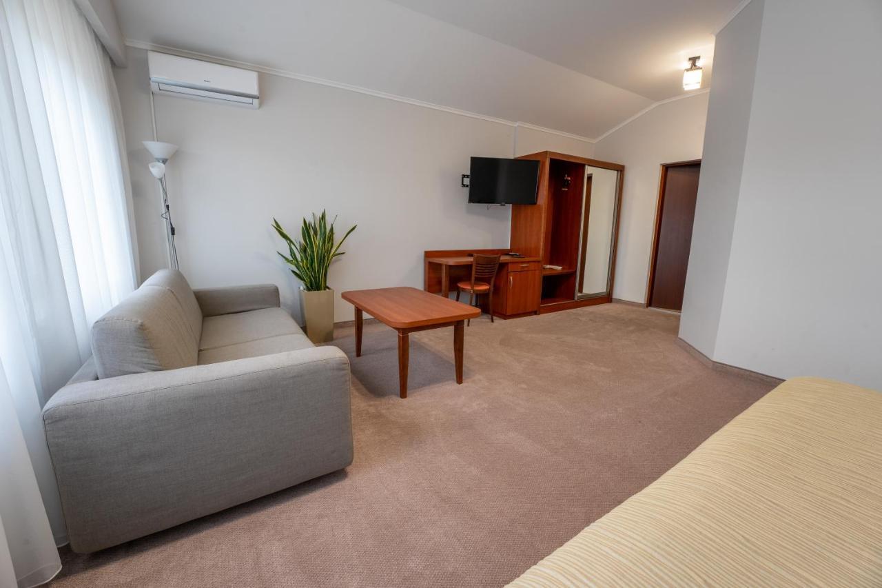 Hotel Szelcow เลสโก ภายนอก รูปภาพ