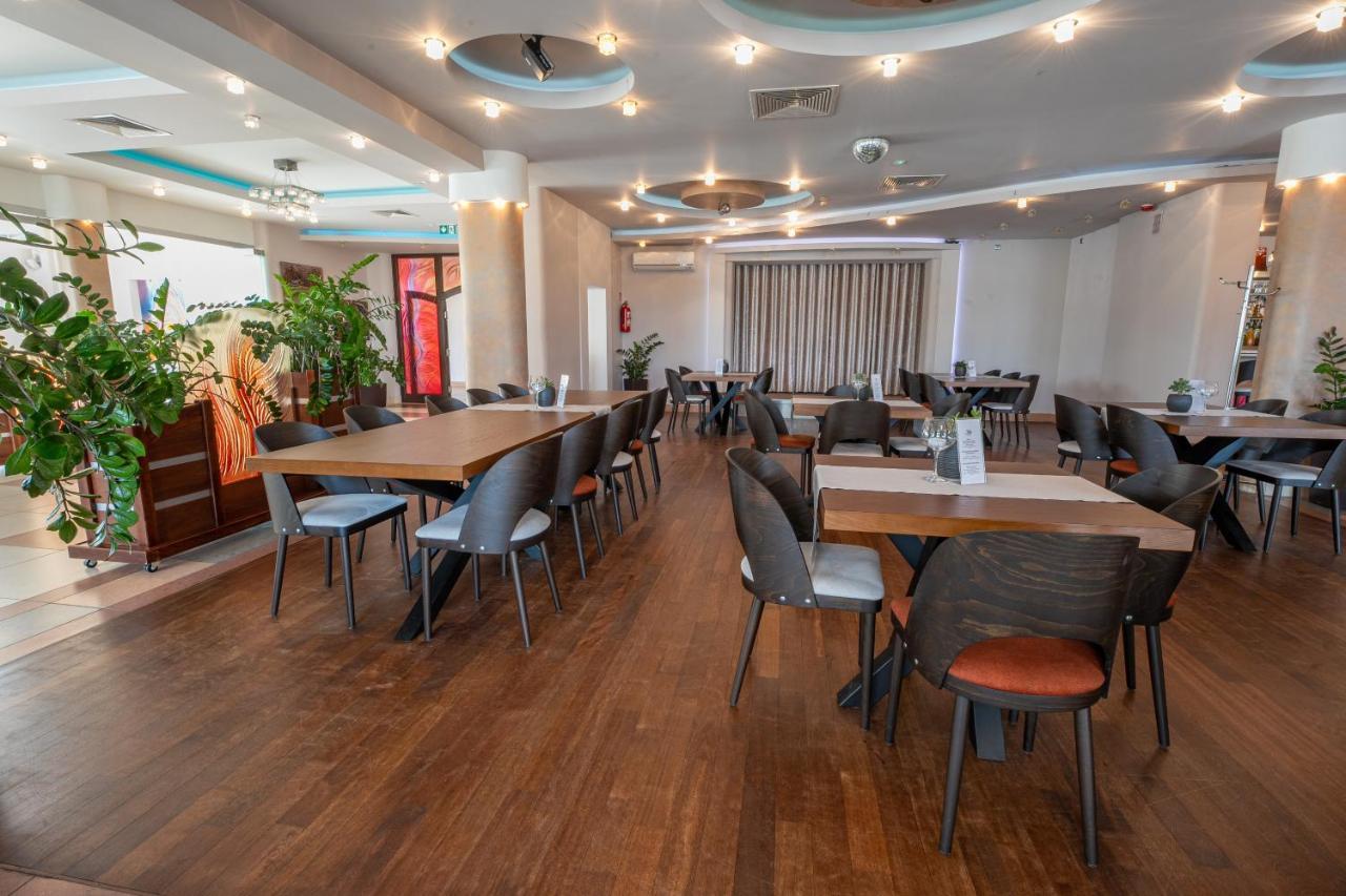 Hotel Szelcow เลสโก ภายนอก รูปภาพ