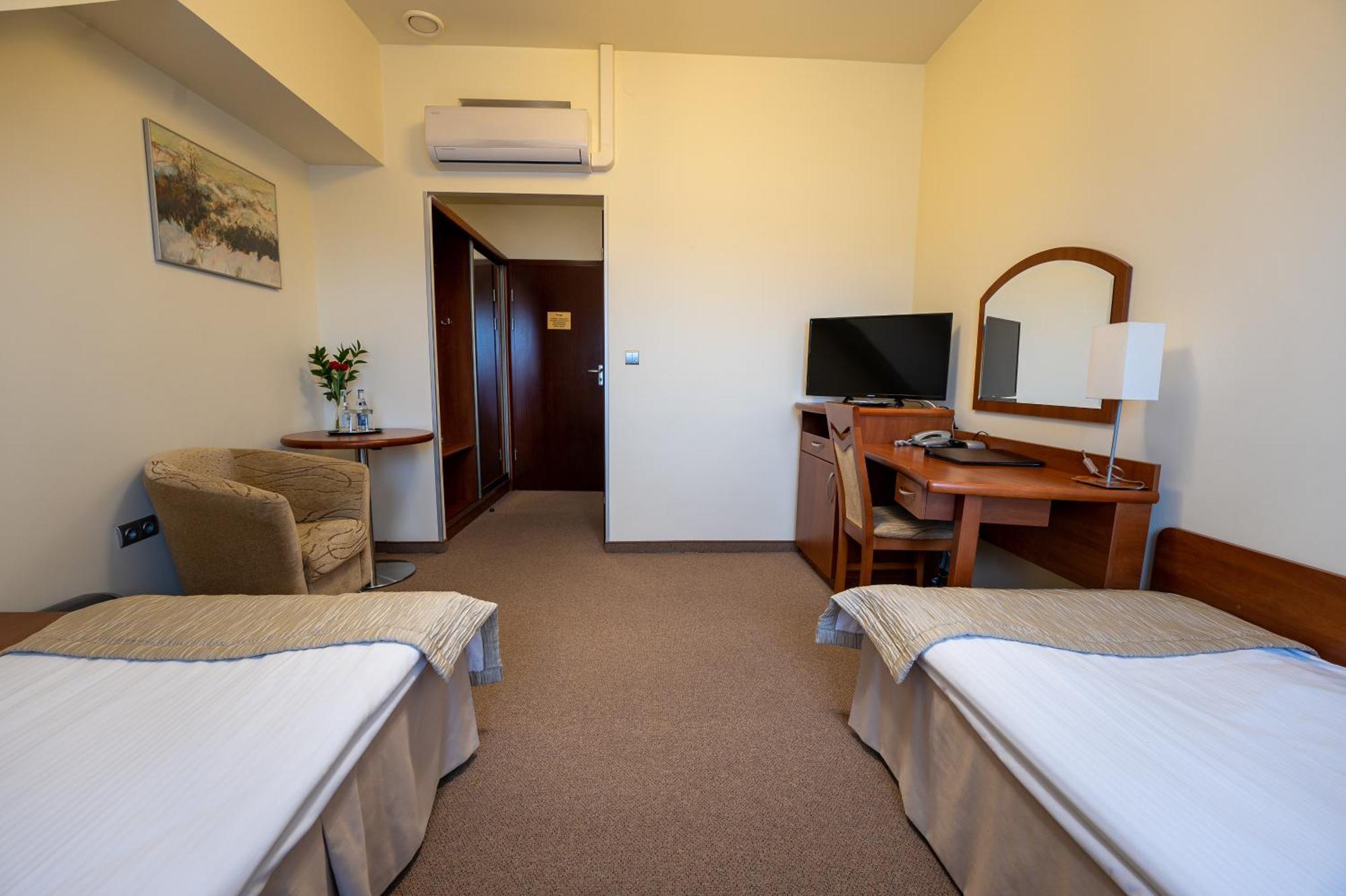 Hotel Szelcow เลสโก ภายนอก รูปภาพ